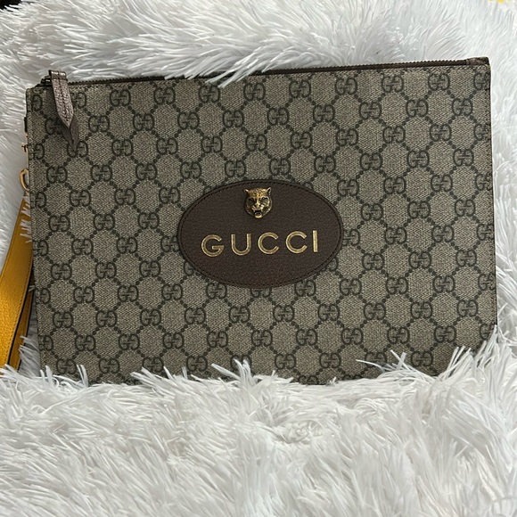 Gucci Handbags - Gucci Neo Vintage GG Supreme Pouch EUC